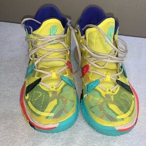 Slightly used kyrie 7 size 15